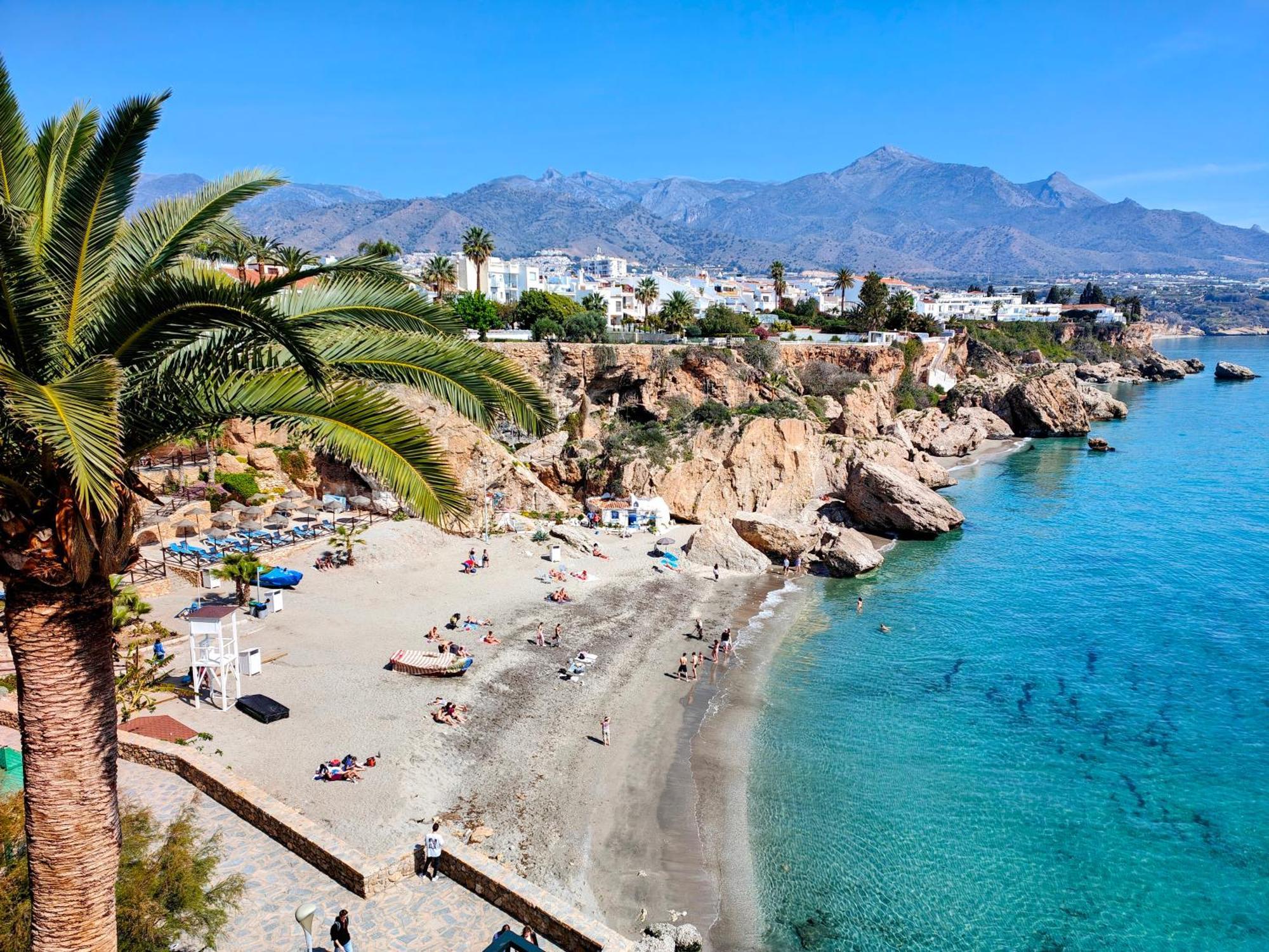 Renovated Apartment On Beachside With Pool Nerja Exteriér fotografie
