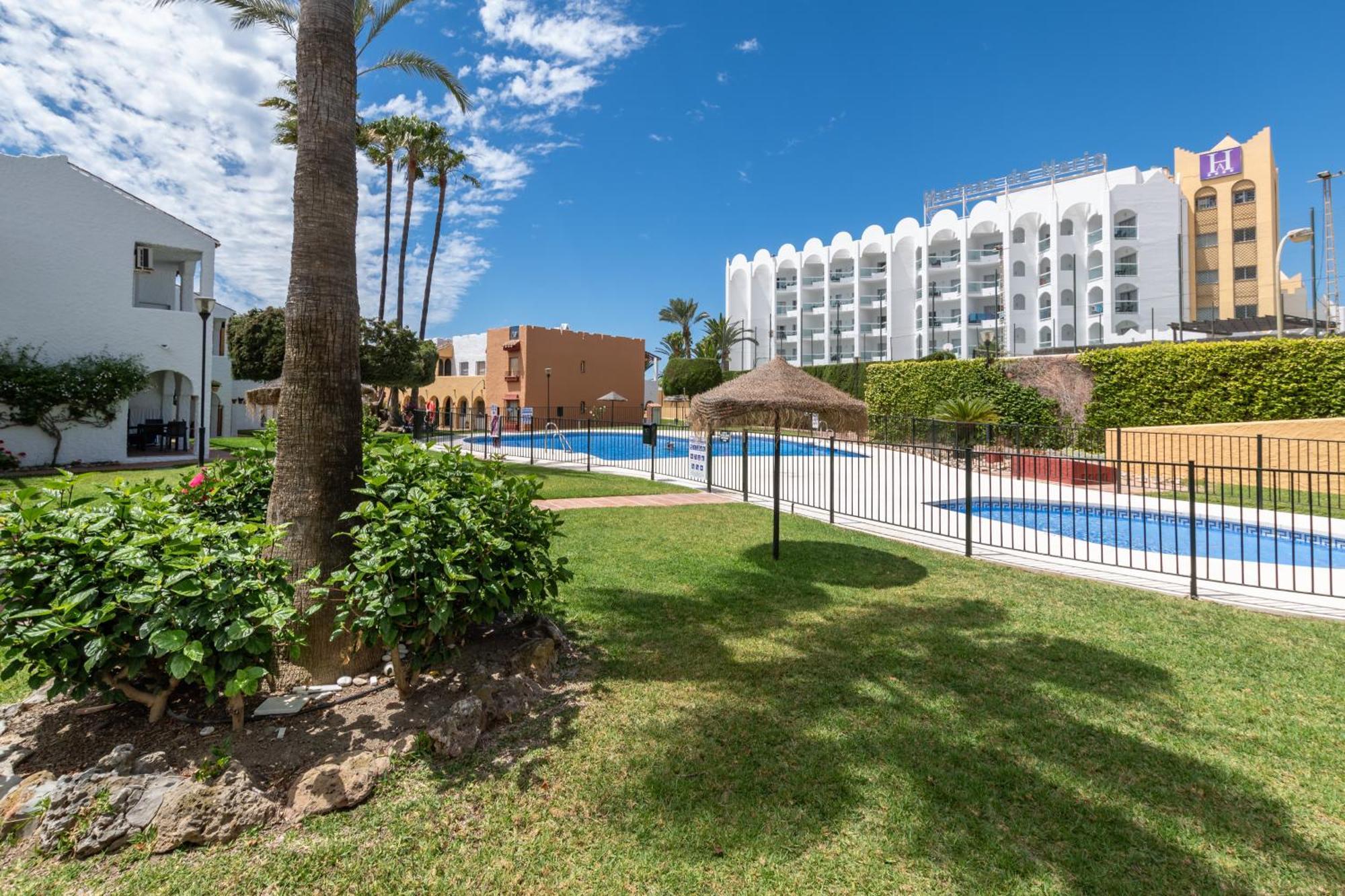 Renovated Apartment On Beachside With Pool Nerja Exteriér fotografie