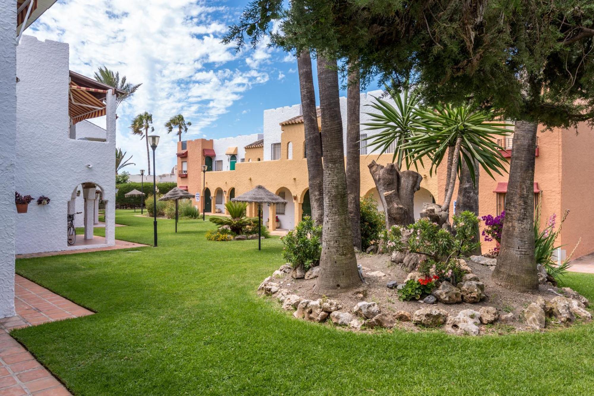 Renovated Apartment On Beachside With Pool Nerja Exteriér fotografie
