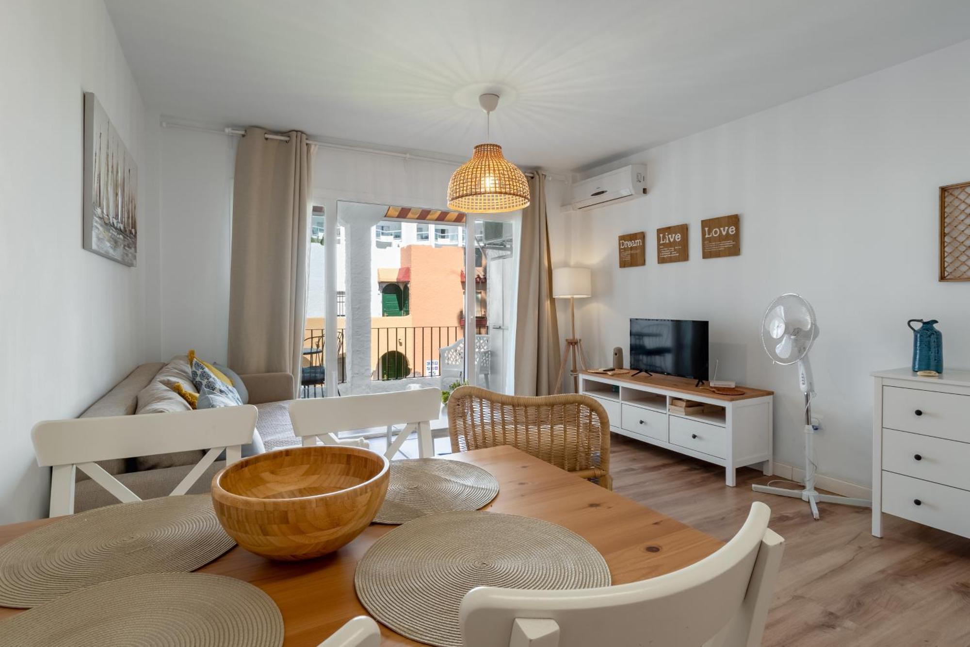 Renovated Apartment On Beachside With Pool Nerja Exteriér fotografie