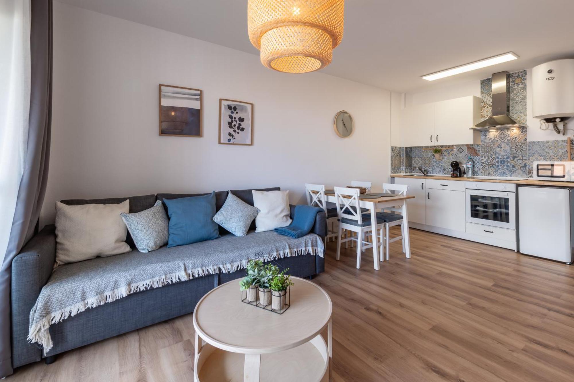 Renovated Apartment On Beachside With Pool Nerja Pokoj fotografie