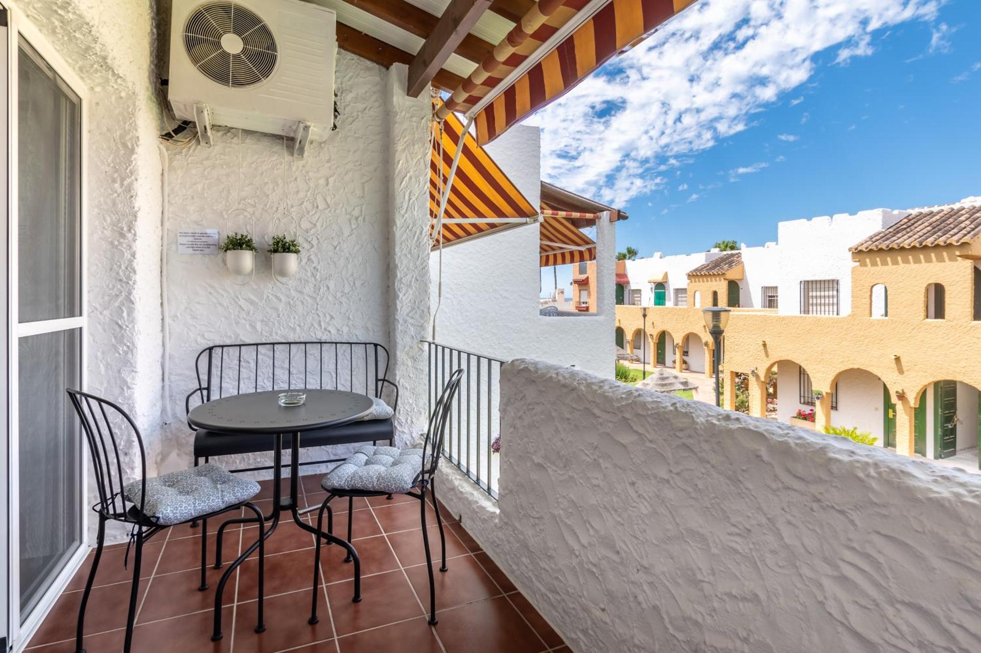 Renovated Apartment On Beachside With Pool Nerja Exteriér fotografie