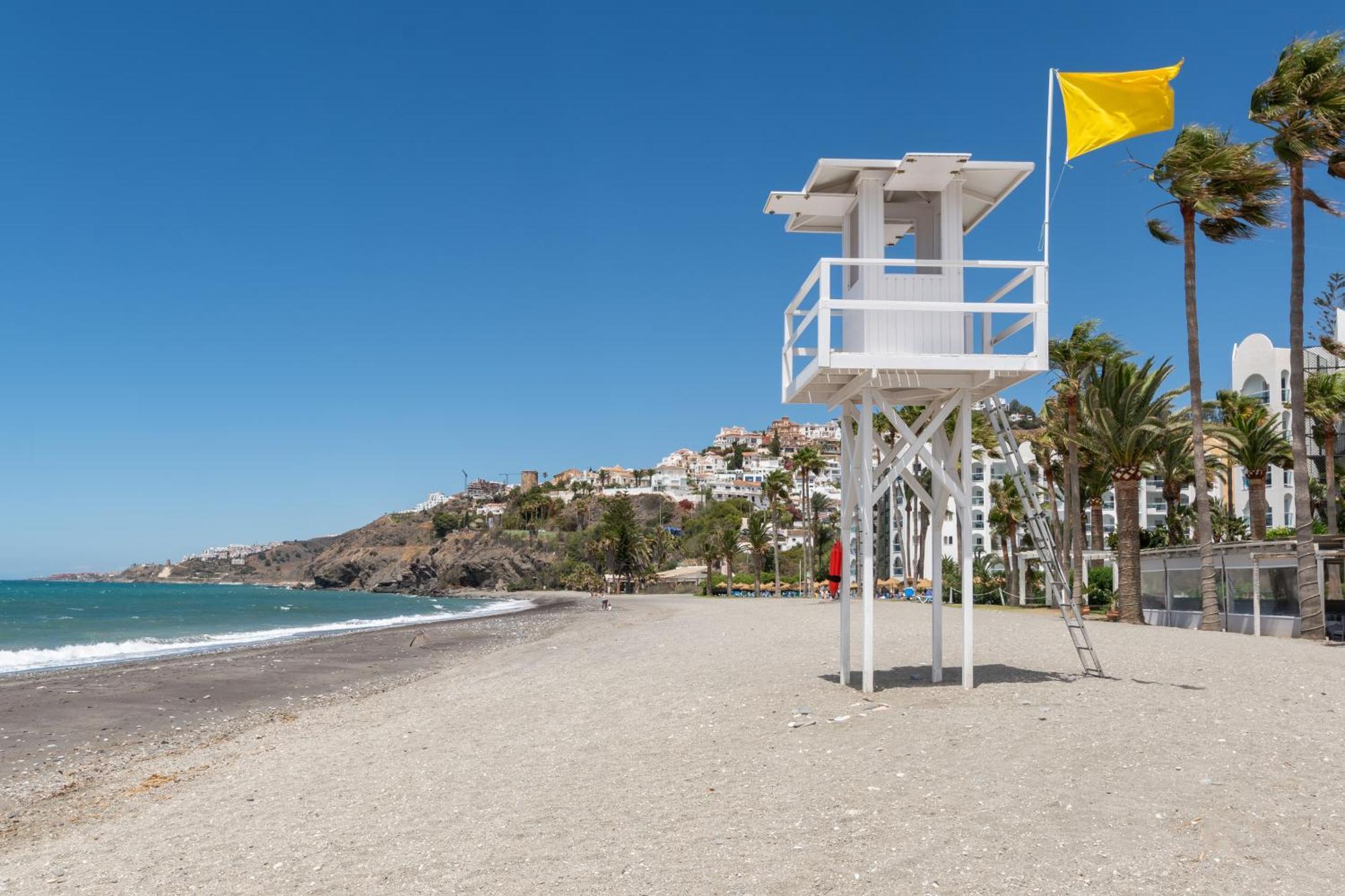Renovated Apartment On Beachside With Pool Nerja Exteriér fotografie