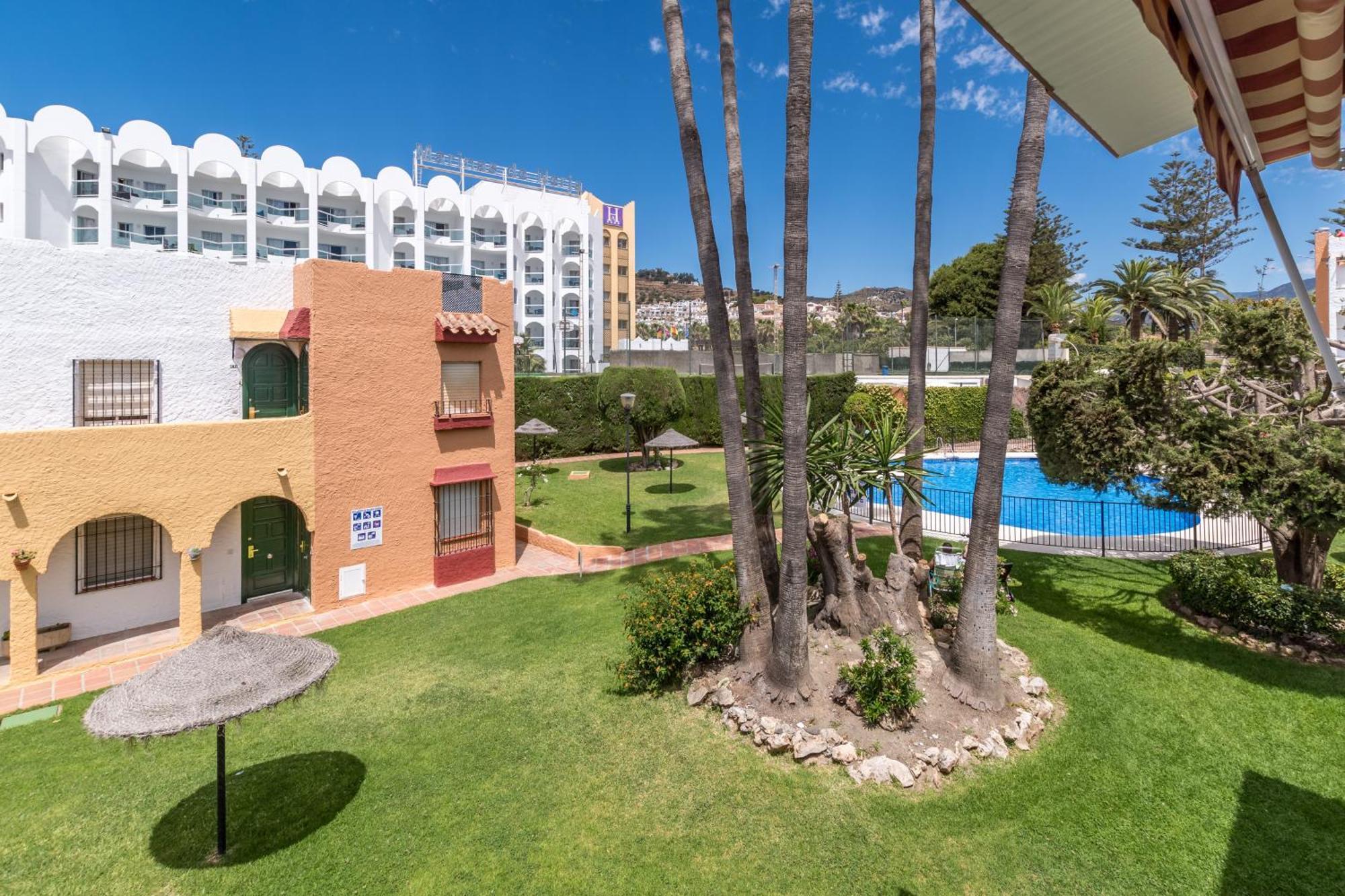 Renovated Apartment On Beachside With Pool Nerja Exteriér fotografie